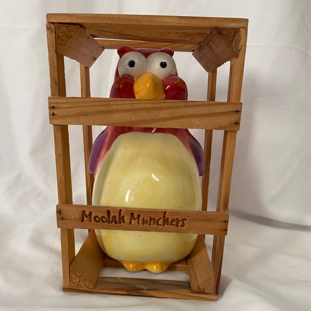 Moolah Muncher Chicken in Crate